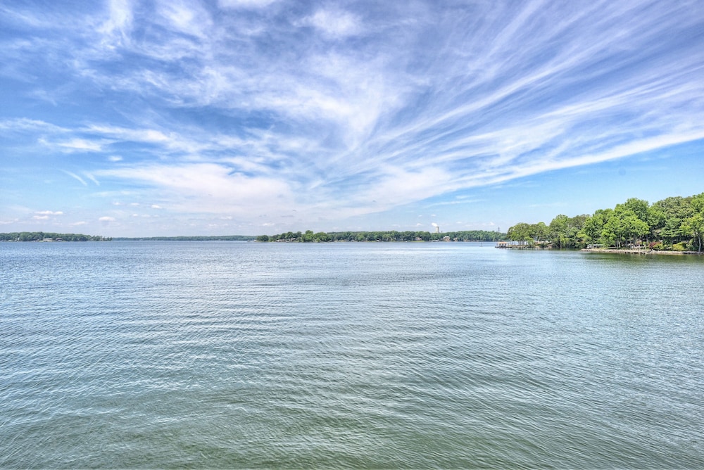 Make a Big Splash in 7BR Lake Norman Home!