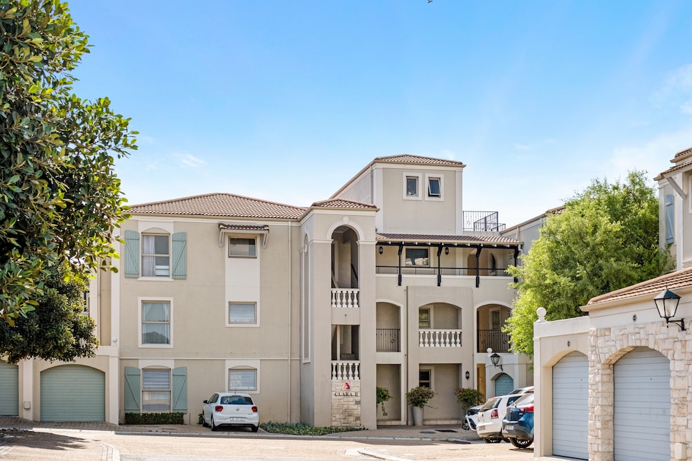 Bougain Villa CB206