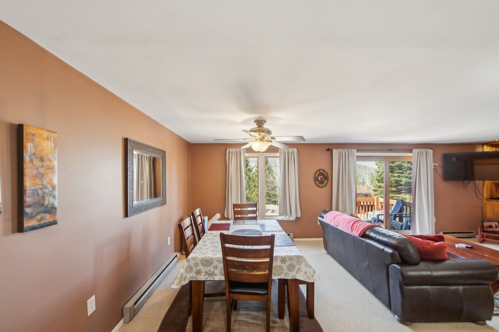 Hawkeye 21e - Spacious Townhome For Families 2 Bedroom Townhouse by The Summit at Gore Mountain