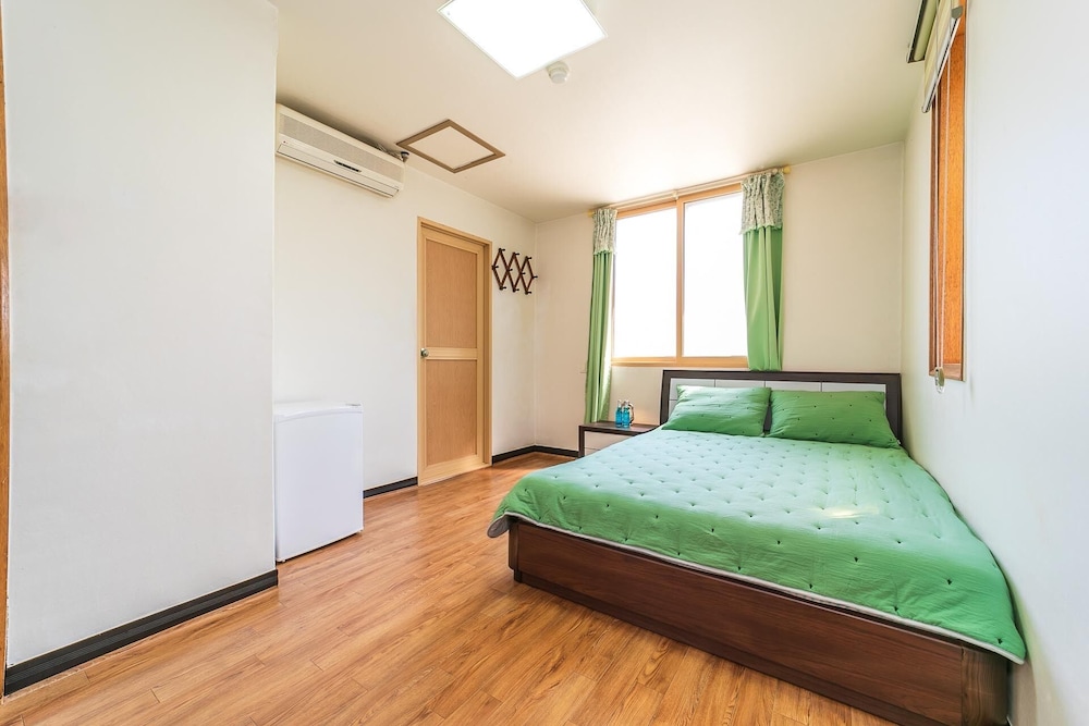 Hoony Guesthouse - Hostel view 2