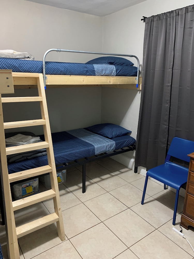 Lenny's Southy Hostel