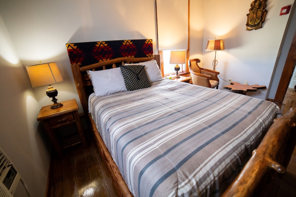 Oak Tree Hotel