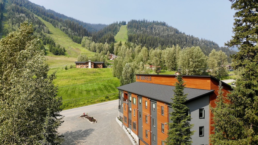 Hotel The Burfield - Image 1