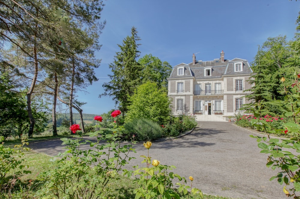 Château d'Avesnes Le Castelet