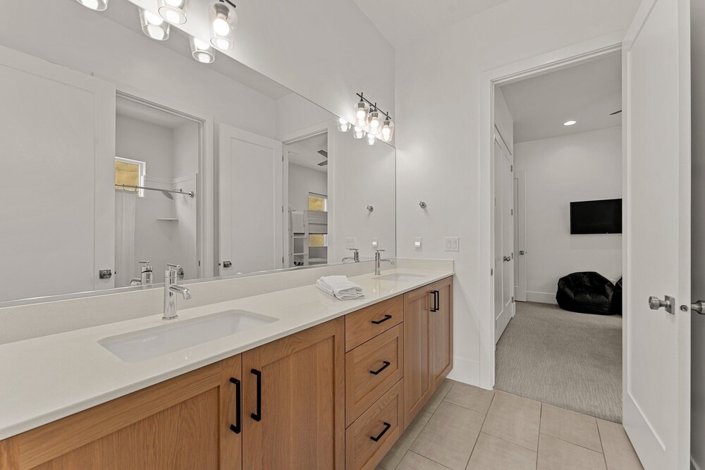Villa #24 At Bloomington Country Club 4 Bedroom Townhouse