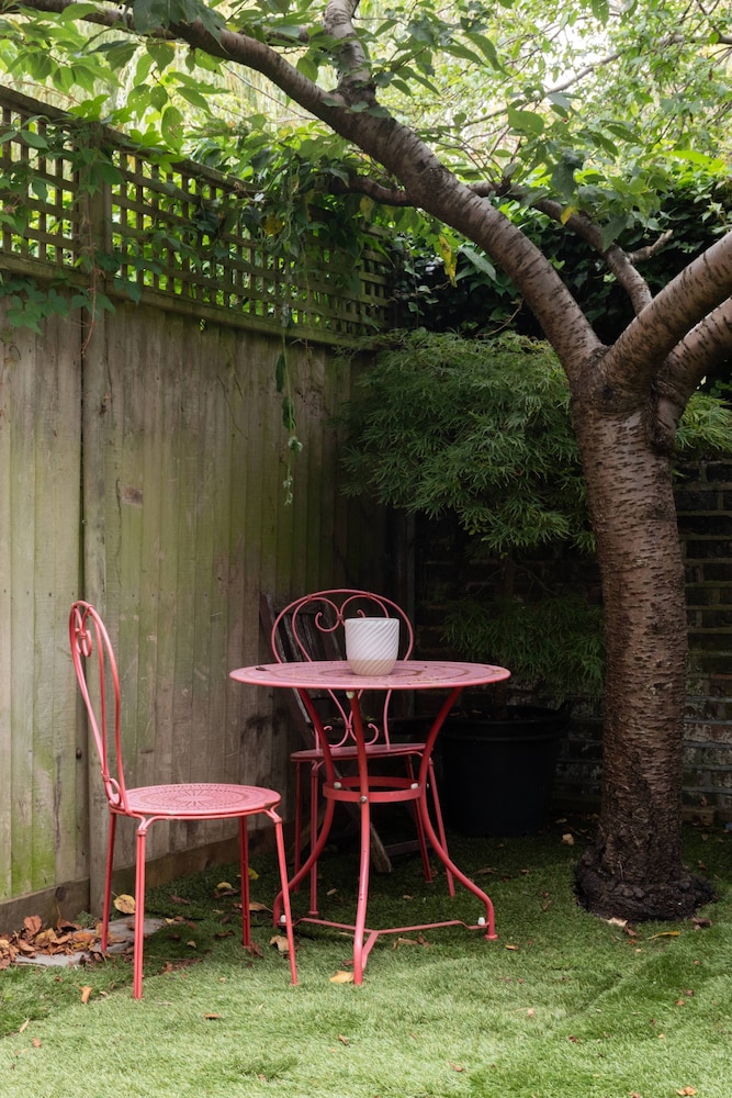 Brewster Gardens III by Onefinestay