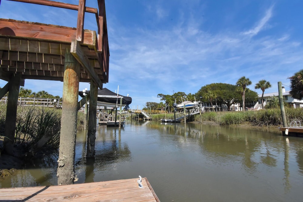 Spacious 4-bed, 4-bath Home in the Heart of Fripp Island