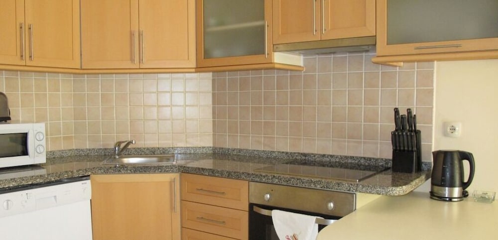 Villa SH03 by JoyLettings view 3