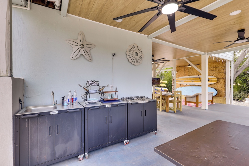 Private Beach: 'hidden Shack By the Bay' in Ruskin
