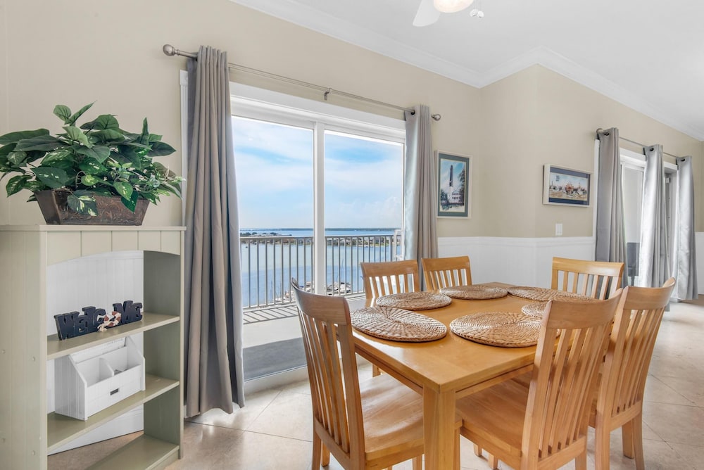 South Harbour 12E