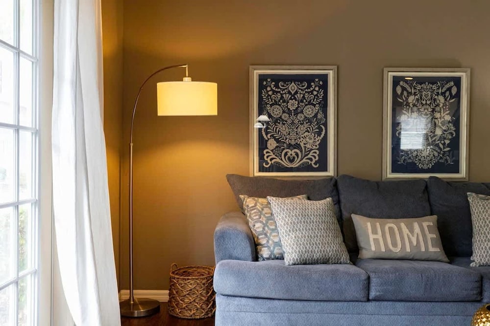 4BR Family Townhouse Steps to Disney