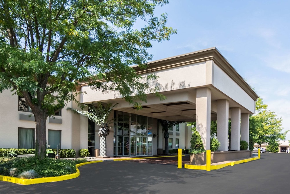 Hagerstown Vacations - The Plaza Inn Suites - Property Image 13