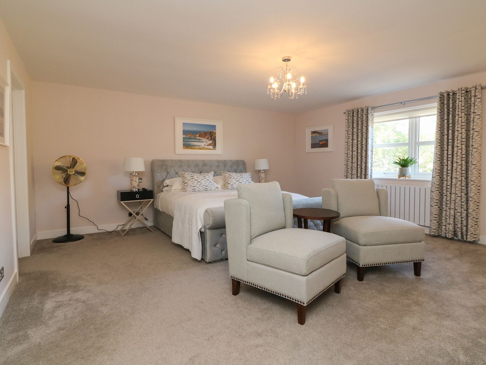 4 Woodland Park