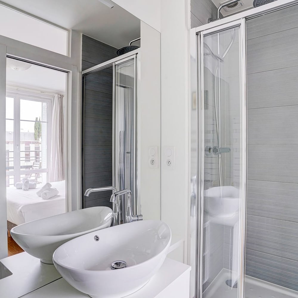 Bright Etoile Bright 2 bed Close to Eiffel Tower Arc the Triomphe et Champs Elysees