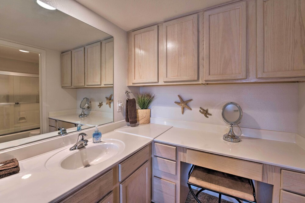 1 Mi to London Bridge: Condo w/ Pool Access view 5