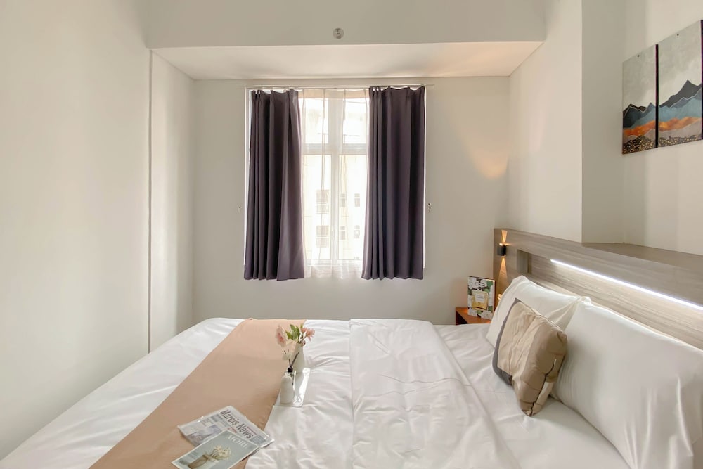 Minimalist 1Br Apartment At Vittoria Residence