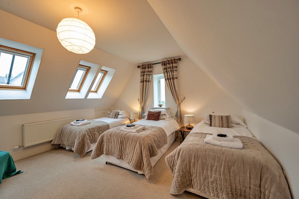 Self-catering Retreat With Pool, hot tub