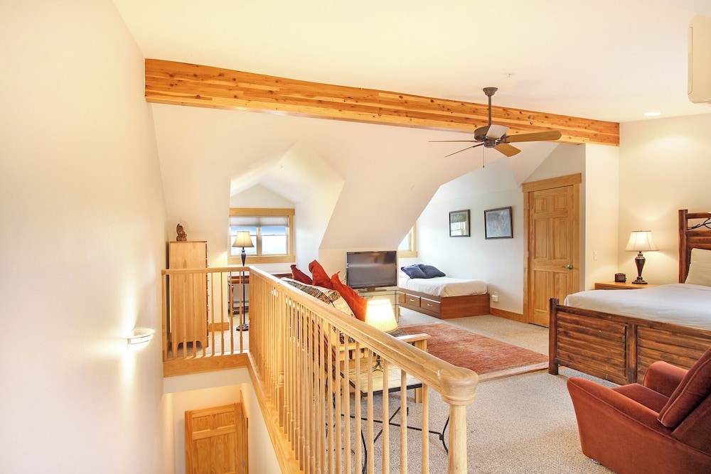 Estes Park Vacation Lodging