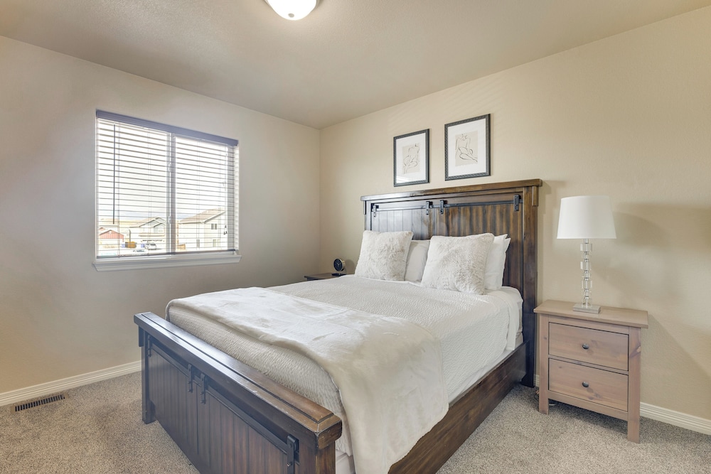 Explore Pikes Peak & Colorado Springs: Family Home