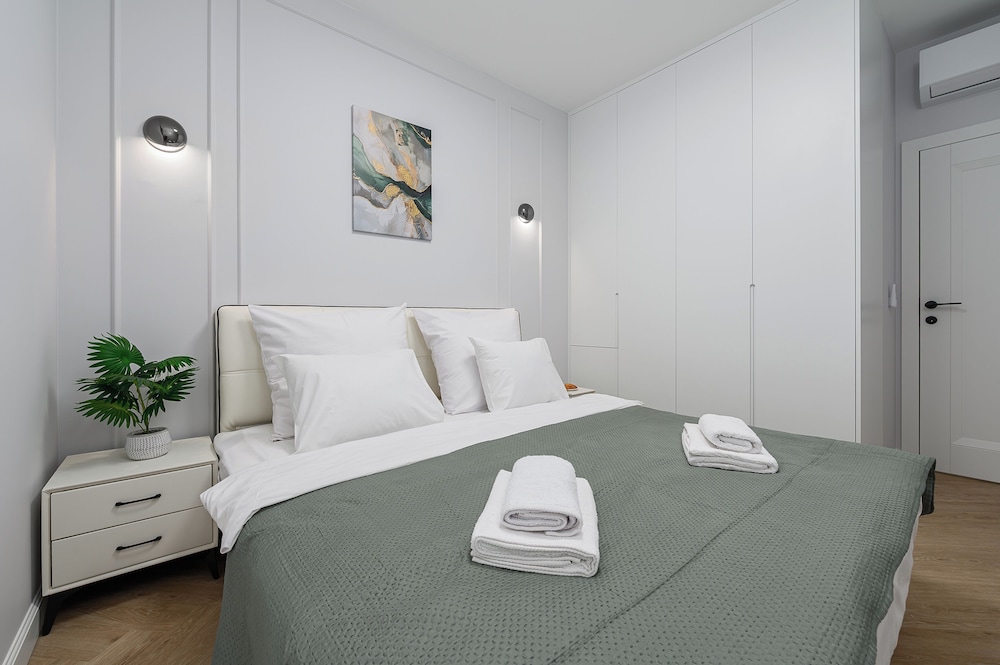 Apartment Chmielna III- P&O