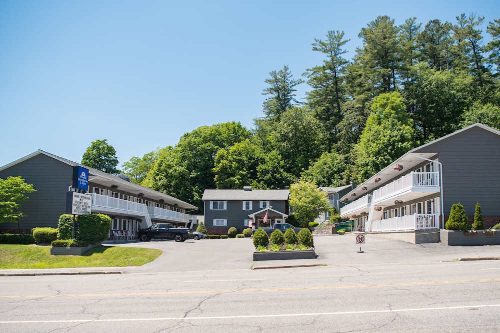 Adirondack Retreat Inn & Suites