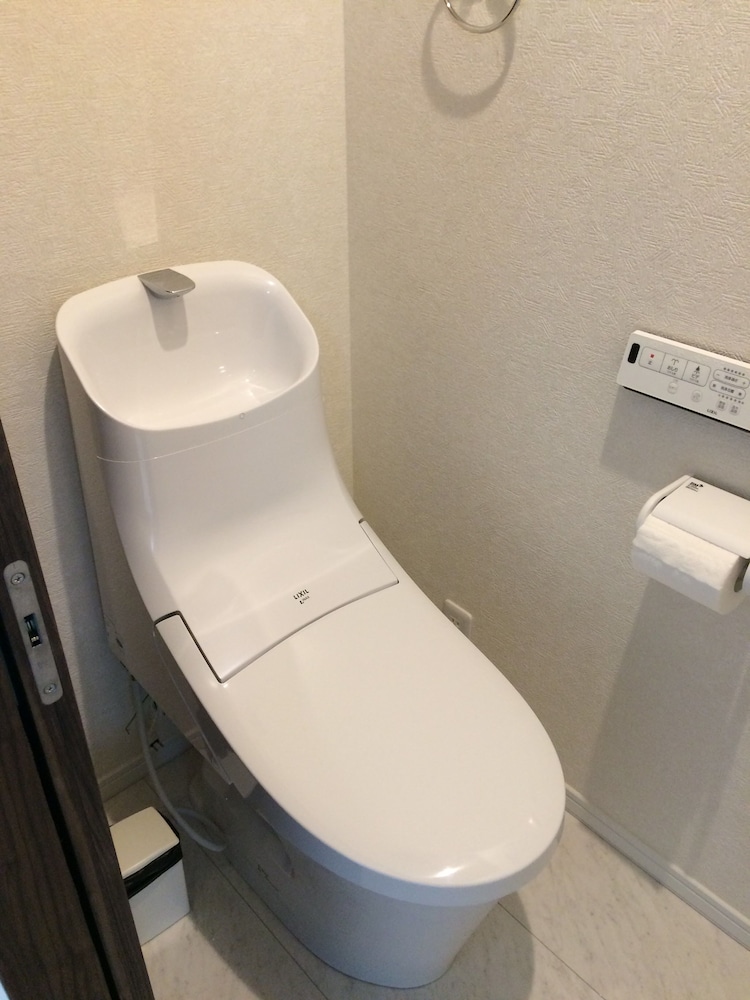 Kasai Guest House, 4min to Kasai Sta, Direct buses to Airport & Disney