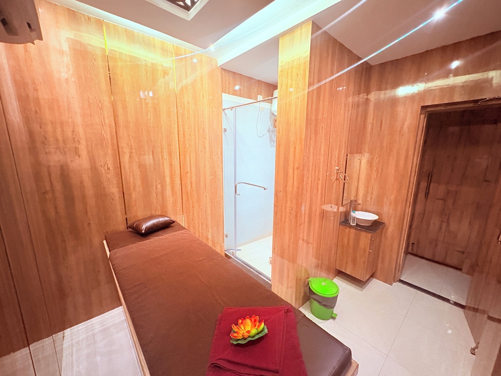 Hotel Jairam Way Bay