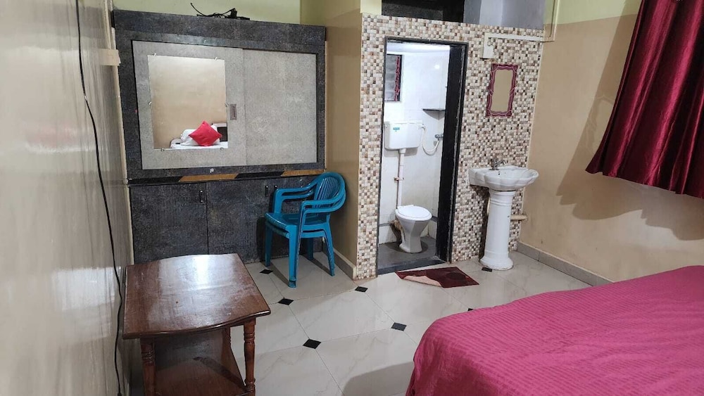 Ghansar Lodge maharastra AC Room