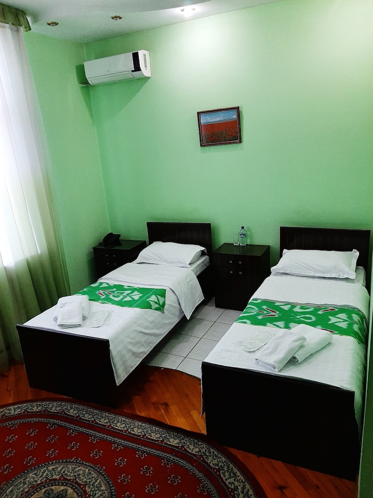 Green House Hotel - Hostel