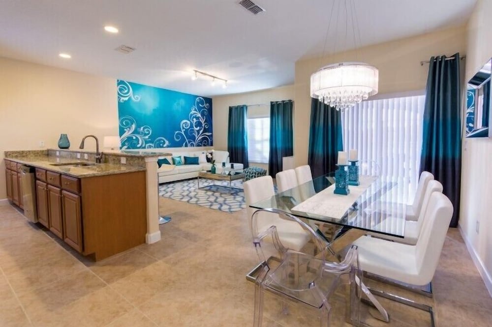 Paradise Palms by Home 2U