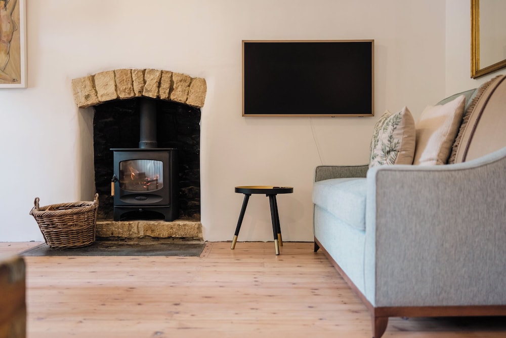 Historic 3 BD Cottage in the Cotswolds