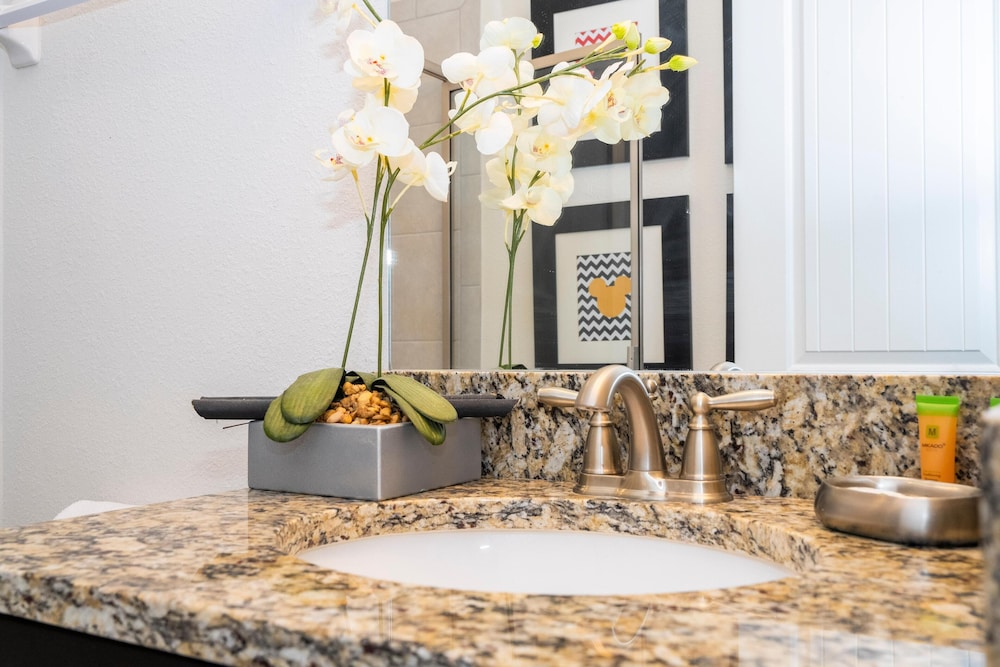 510 BS - 5BD Elegant Escape: Private Haven