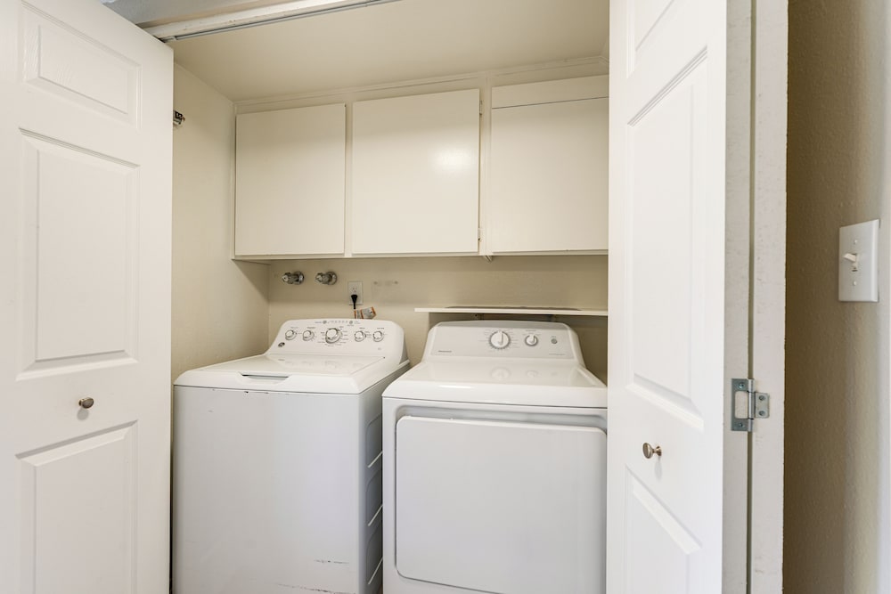 2 Mi to Old Town Scottsdale: Unit w/ Fenced Yard!