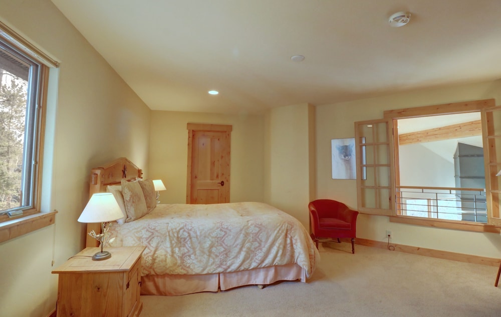 11 Stormwatch Circle 4br 3.5ba 4 Bedroom Home
