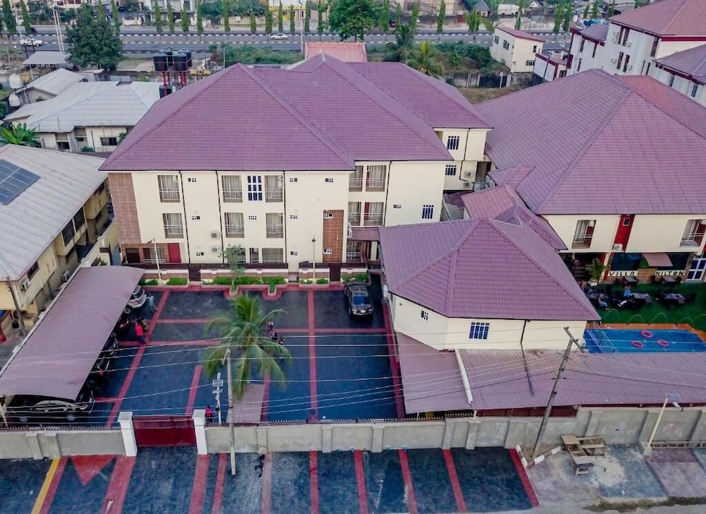 Villa Hilton Hotels & Apartments