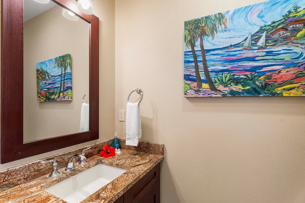 Private Beach Access Includes Concierge Outdoor Spacious Lanai!