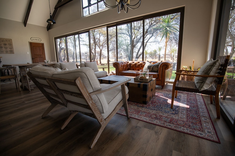 Otjiwa Safari Lodge