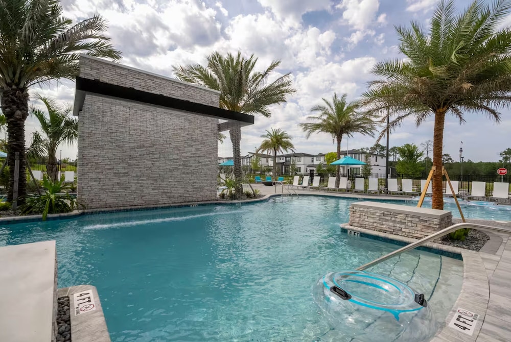 8 Bedroom Themed Rooms Huge Games Room Pool Spa