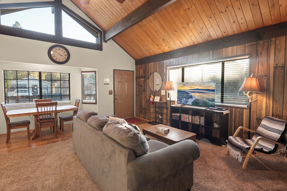 Cozy Cabin
