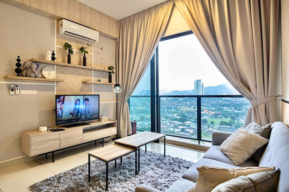 Astoria Ampang Condotel by Emily in Town