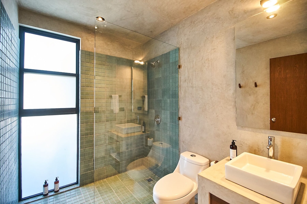 Eco-sustainable Luxury Between Beach Hotspots & Tulum Town by Stella Rentals