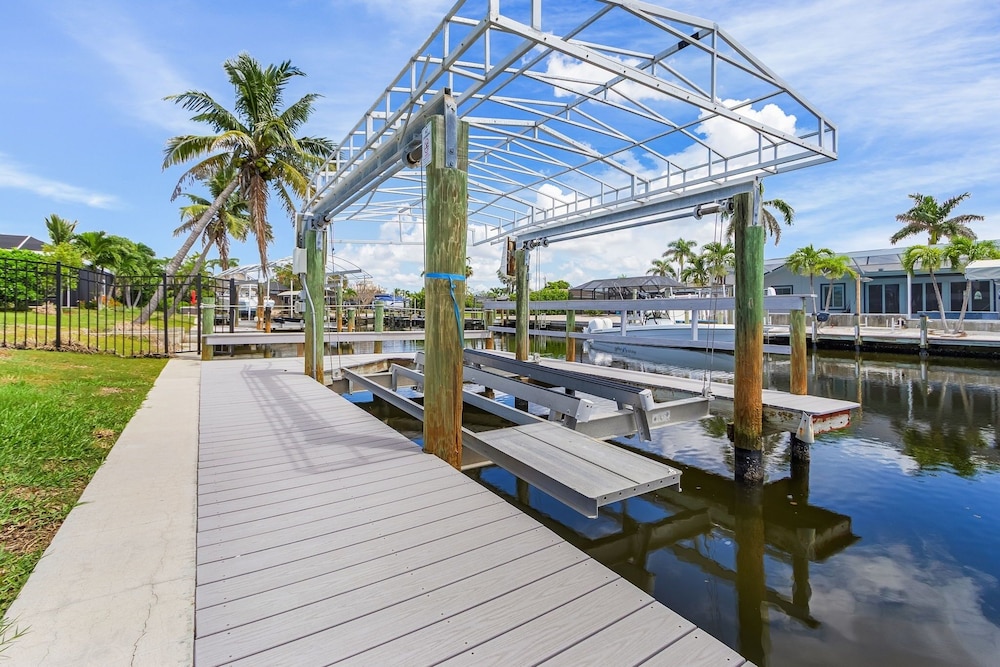 7 Dockside Dream: 3br/3ba Pool Home W/ Water Views! 3 Bedroom Home