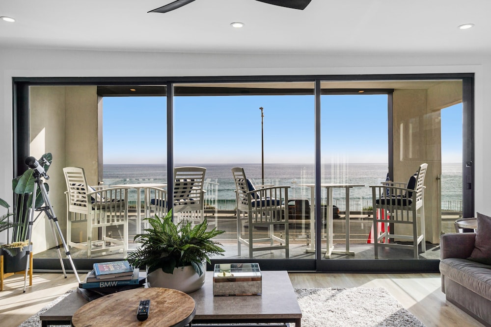 Carlsbad Beachfront Home W Hot tub
