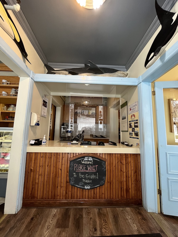 The Dockside Inn & Restaurant