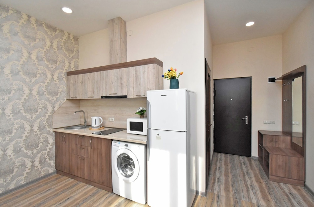 2 bedroom apartment on Teryan street