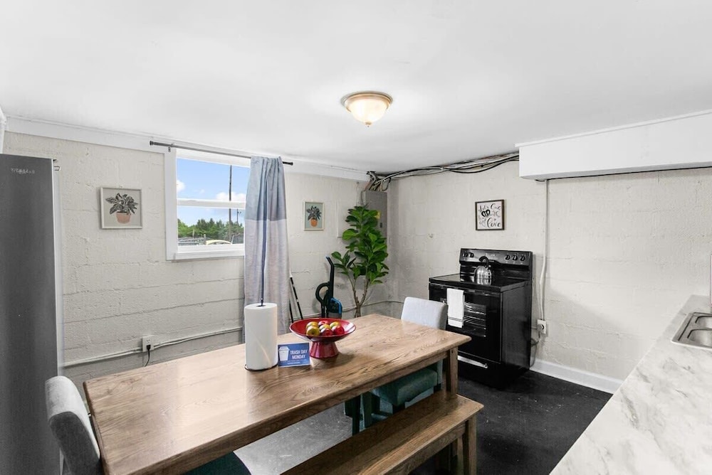 Dugan Ave Unit B