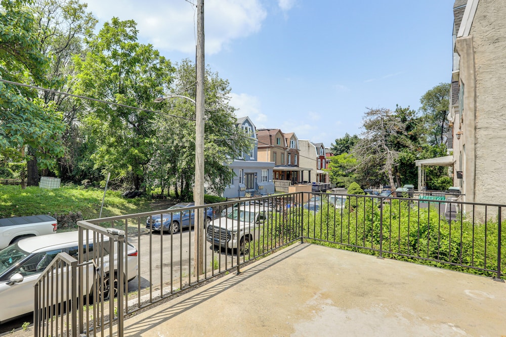 Group Getaway w/ Games & Patio in Philadelphia!