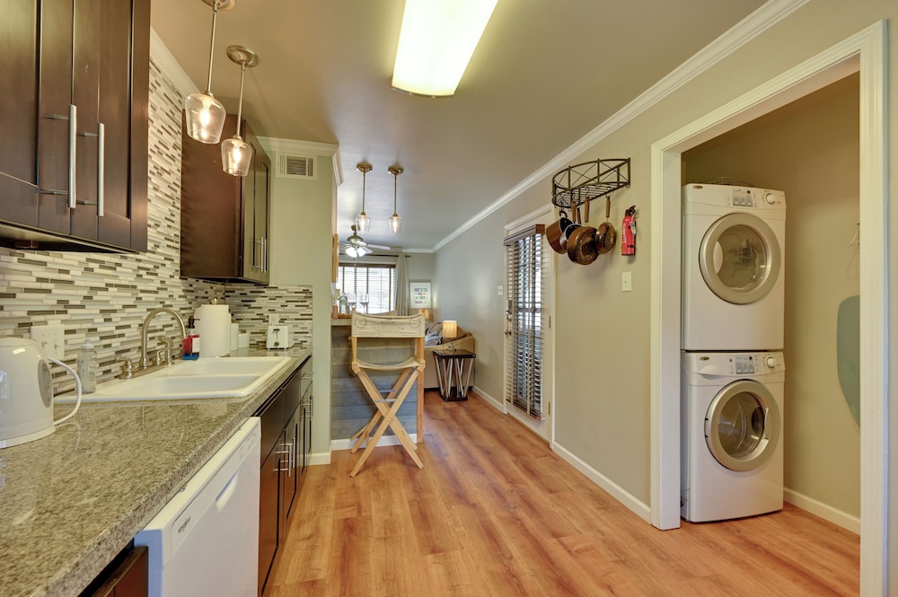 Walk to SFA Campus: Pet-friendly Nacogdoches Condo