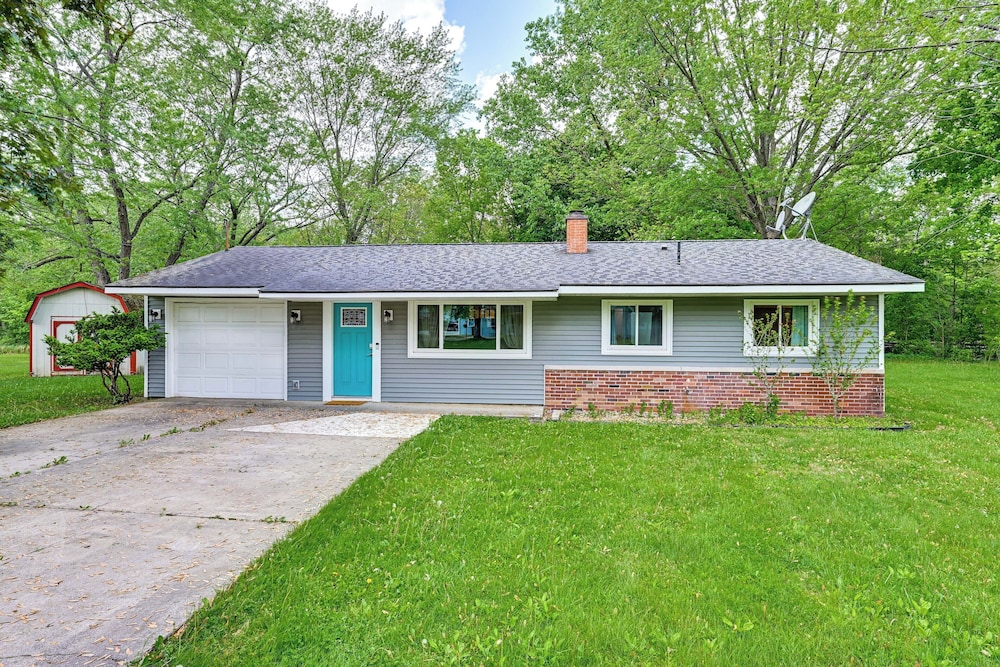 2 Mi to Dtwn: Family Home in Warsaw!