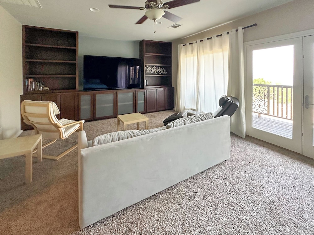 Upstay -10 Waterfront Mansion with Jetty
